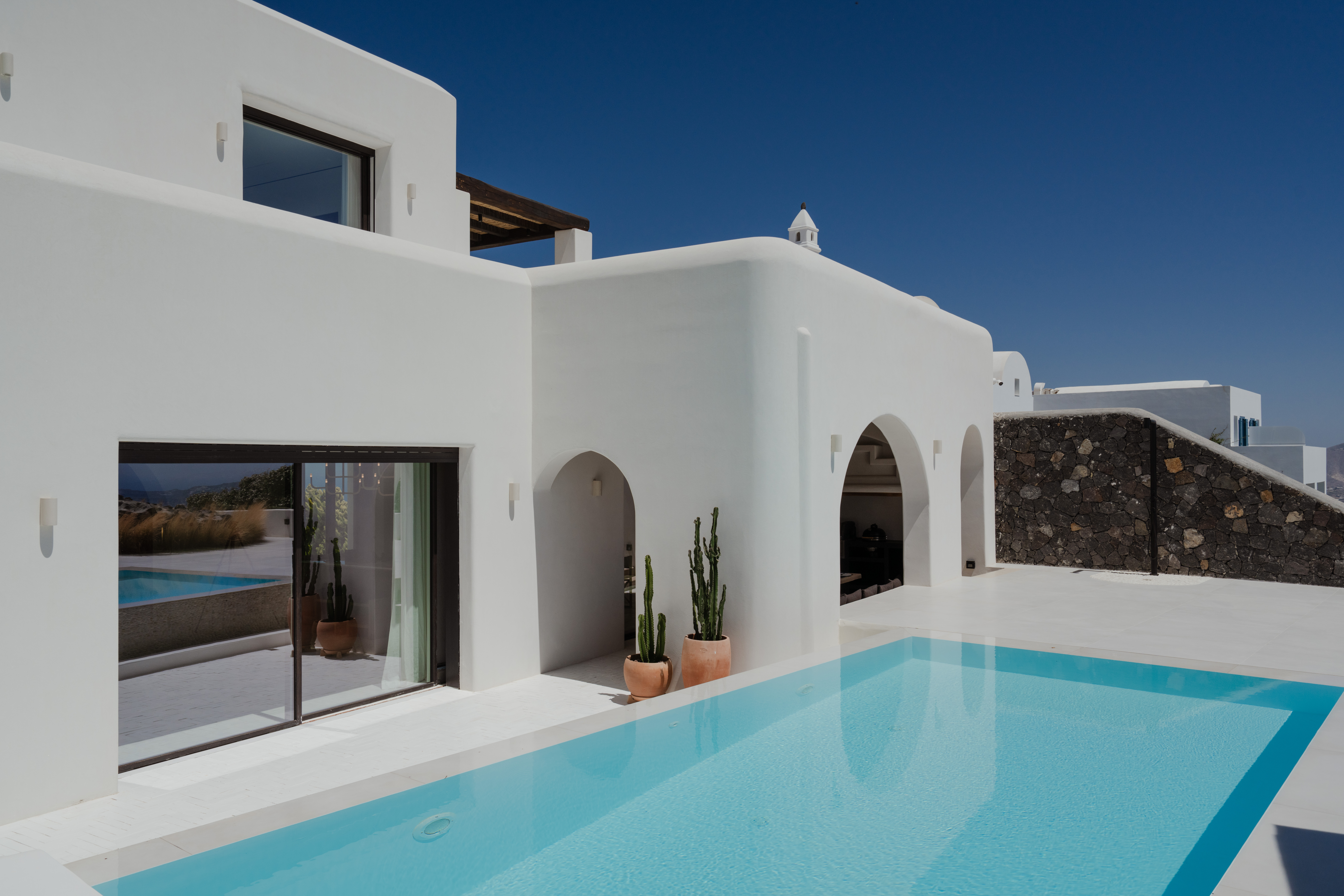 Ανοιξε το πολυτελές "Katikies Cycladic House" 